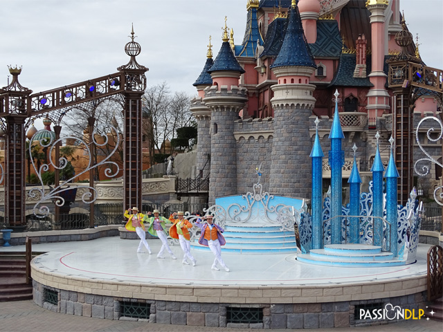 Mickey présente : Joyeux Anniversaire Disneyland Paris