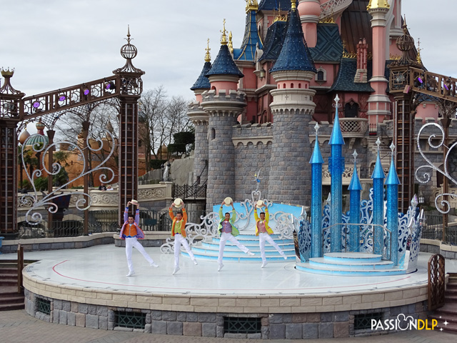 Mickey présente : Joyeux Anniversaire Disneyland Paris