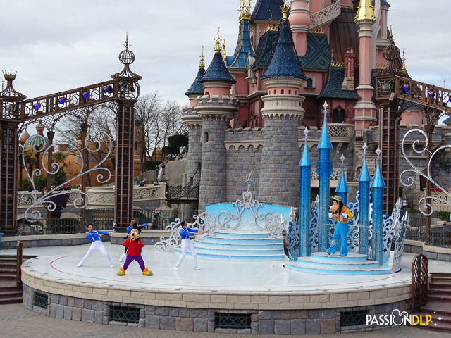 Mickey présente : Joyeux Anniversaire Disneyland Paris
