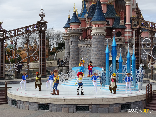 Mickey présente : Joyeux Anniversaire Disneyland Paris