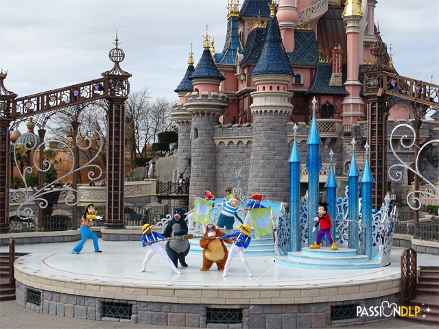 Mickey présente : Joyeux Anniversaire Disneyland Paris