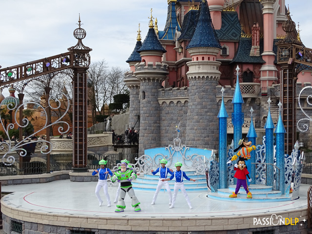 Mickey présente : Joyeux Anniversaire Disneyland Paris
