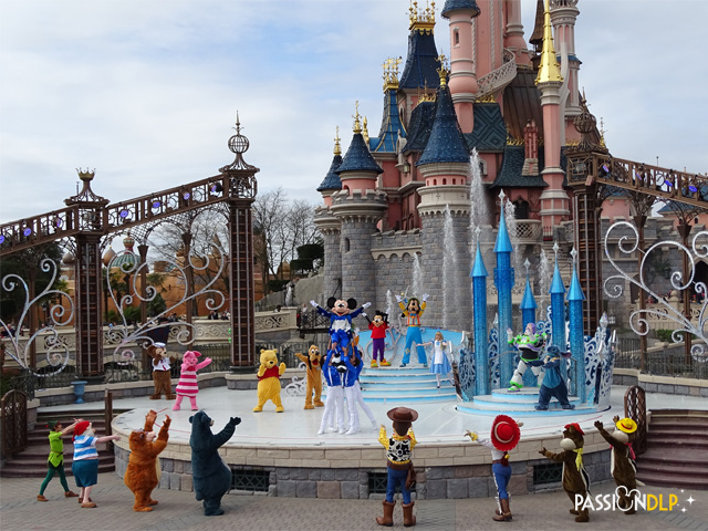Mickey présente : Joyeux Anniversaire Disneyland Paris