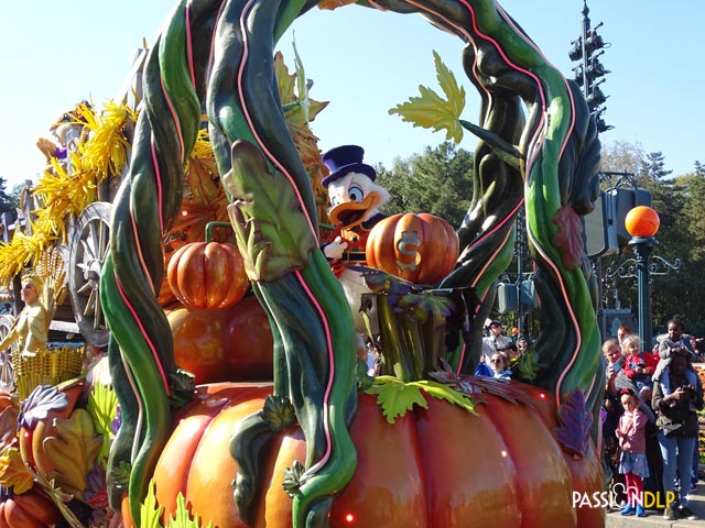 célébration halloween mickey