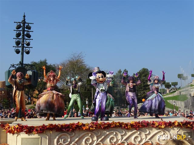 célébration halloween mickey