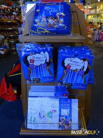 Pin's Mickey bras ouverts (Disney) - Objets à collectionner