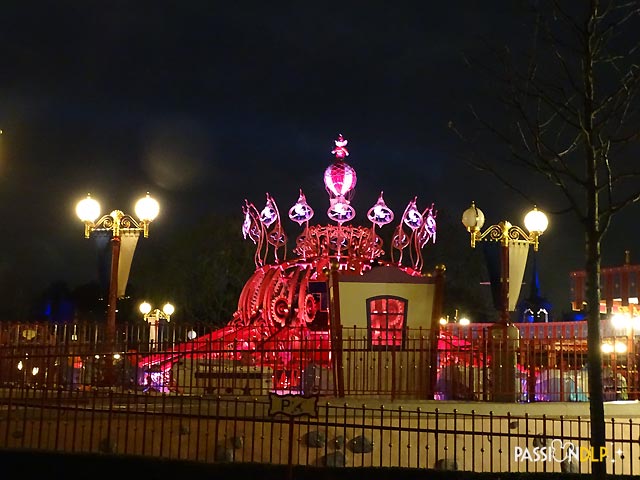 disneyland de nuit