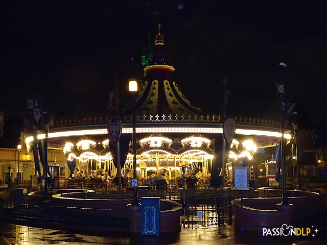 disneyland de nuit