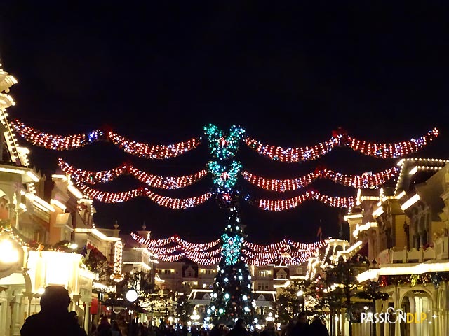 disneyland de nuit