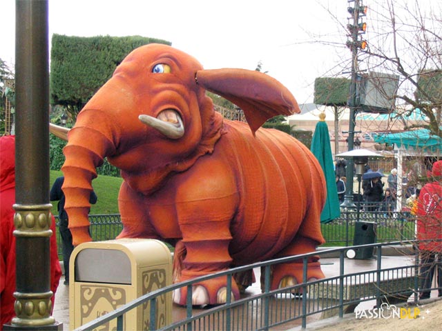 roi lion 2004