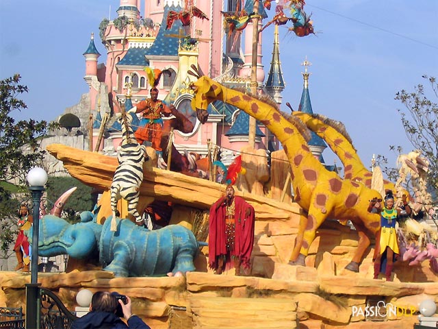 roi lion 2004
