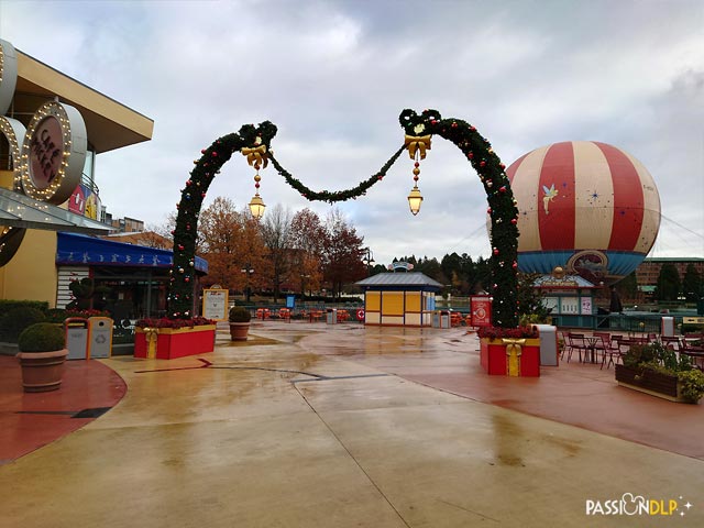 noël disney village