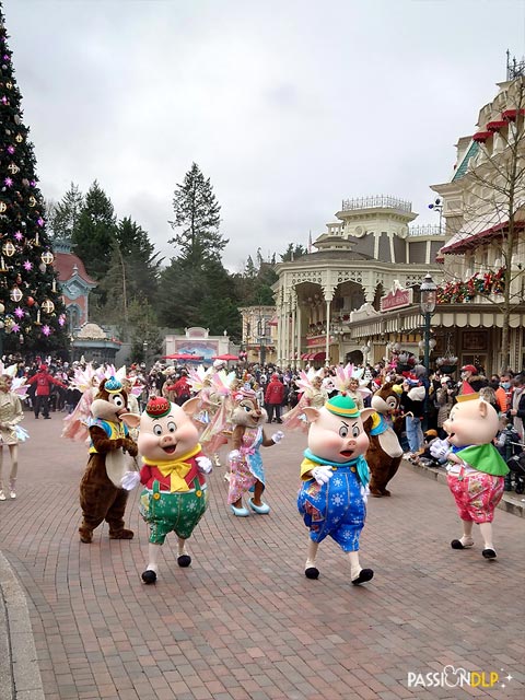 Mickey et sa parade étincelante de Noël
