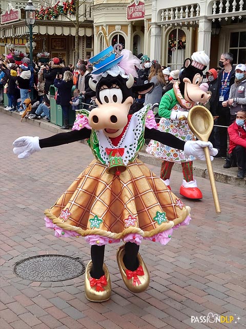 Mickey et sa parade étincelante de Noël