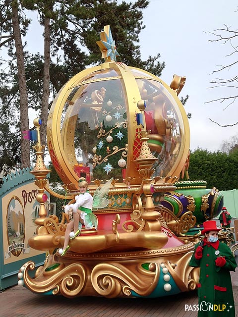 Mickey et sa parade étincelante de Noël