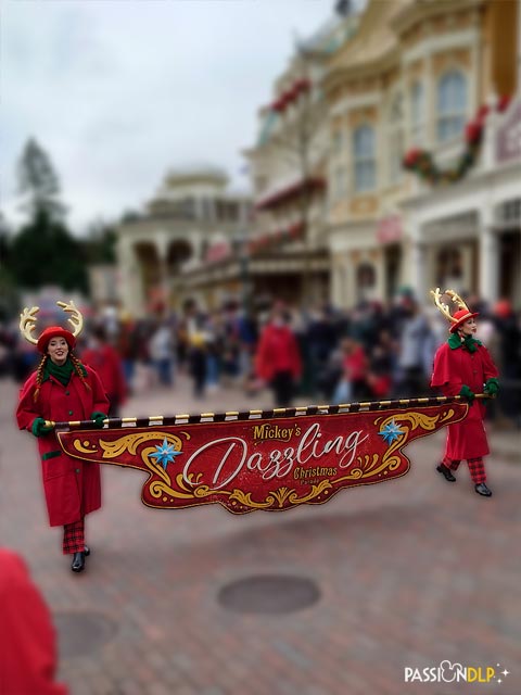 Mickey et sa parade étincelante de Noël