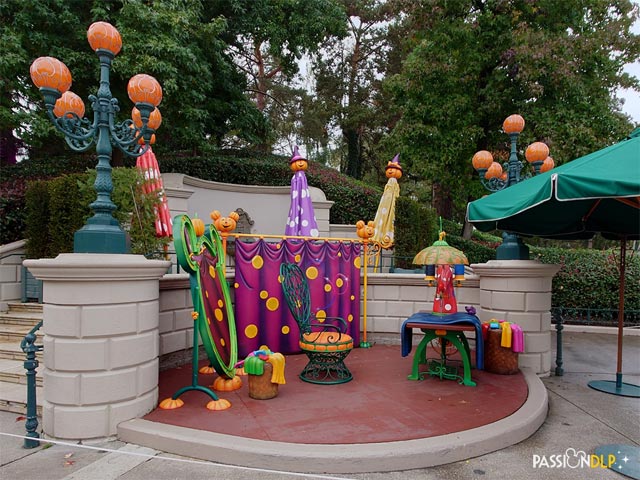 décor stitch halloween