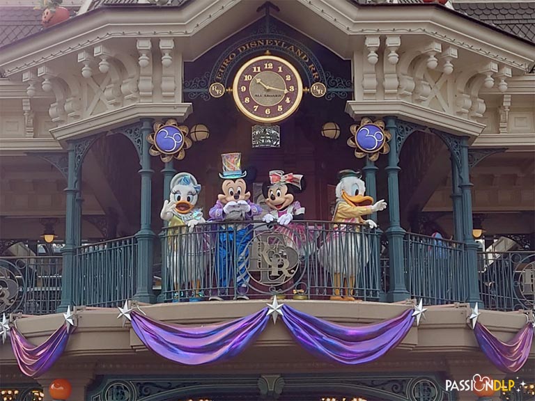 accueil mickey, minnie, daisy et donald