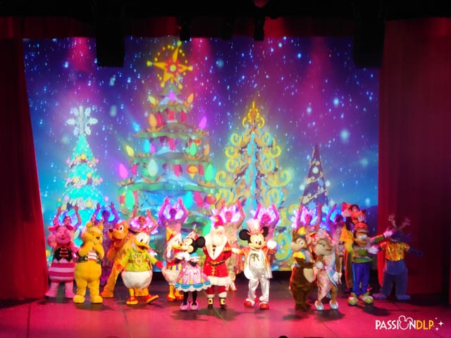 Mickey et sa Parade Étincelante de Noël