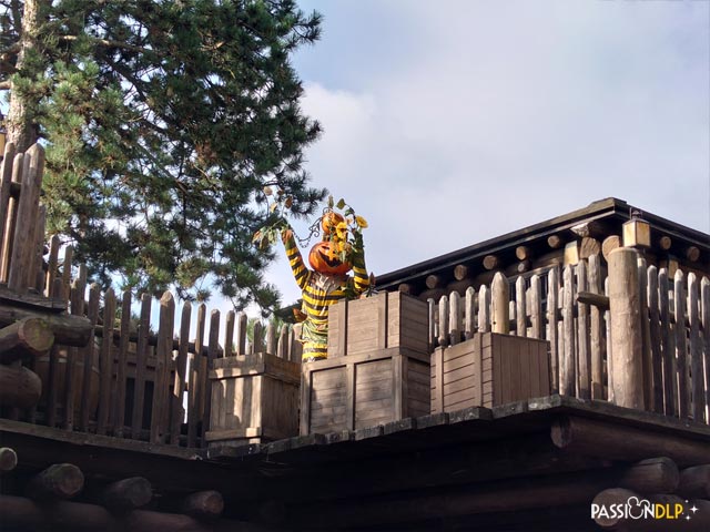 décor halloween frontierland