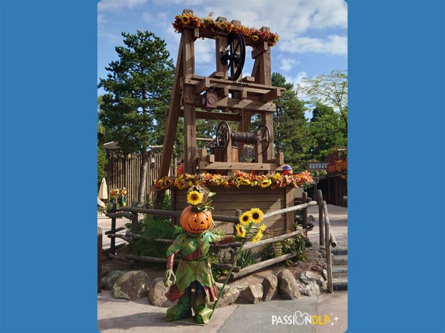 décor halloween frontierland