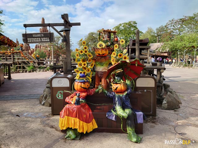 décor halloween frontierland