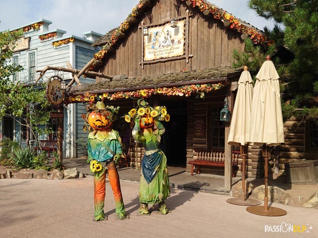 décor halloween frontierland
