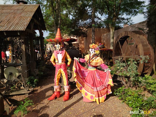 décor halloween frontierland