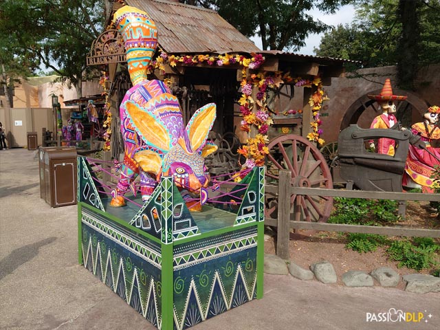 décor halloween frontierland