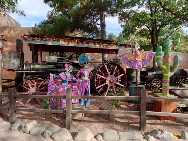 décor halloween frontierland