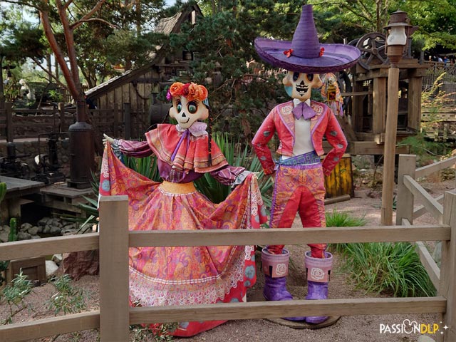 décor halloween frontierland
