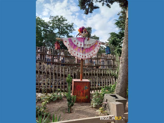 décor halloween frontierland