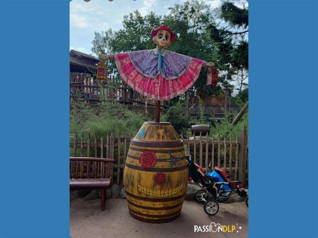 décor halloween frontierland