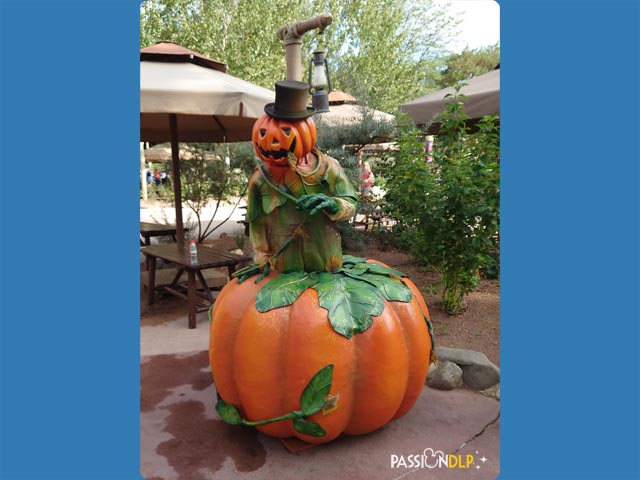 décor halloween frontierland