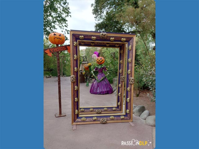 décor halloween frontierland