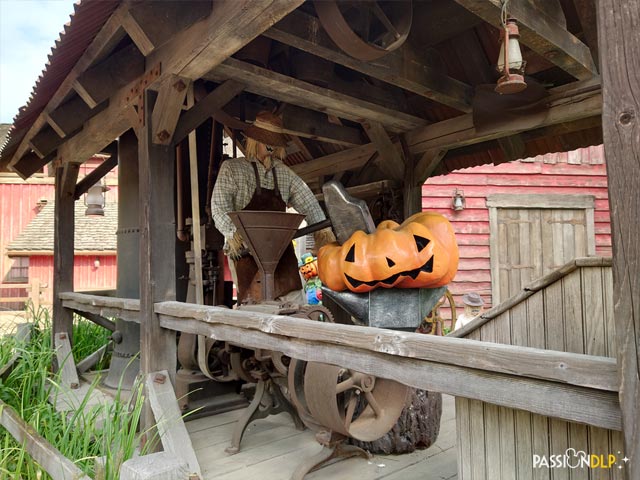 décor halloween frontierland