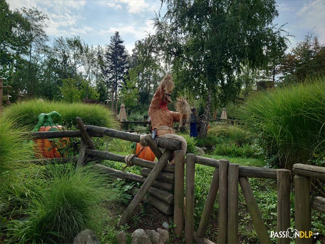 décor halloween frontierland
