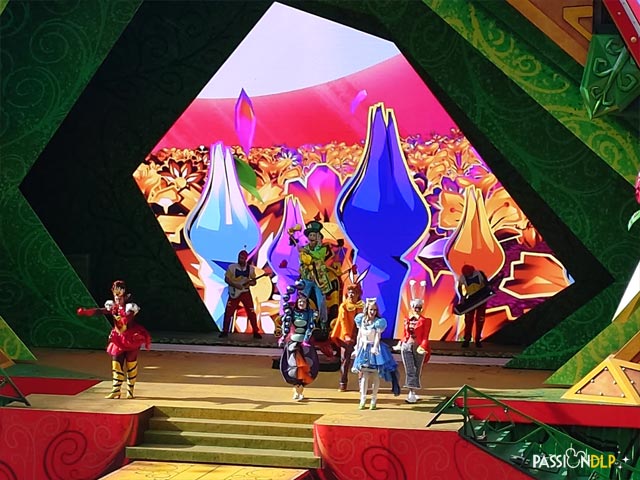 spectacle alice