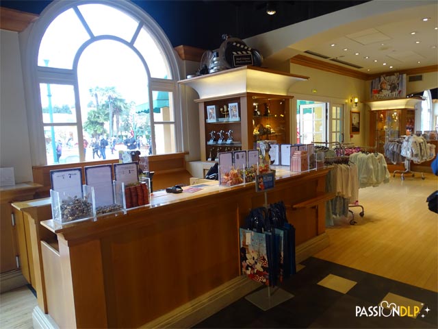 walt disney studios store