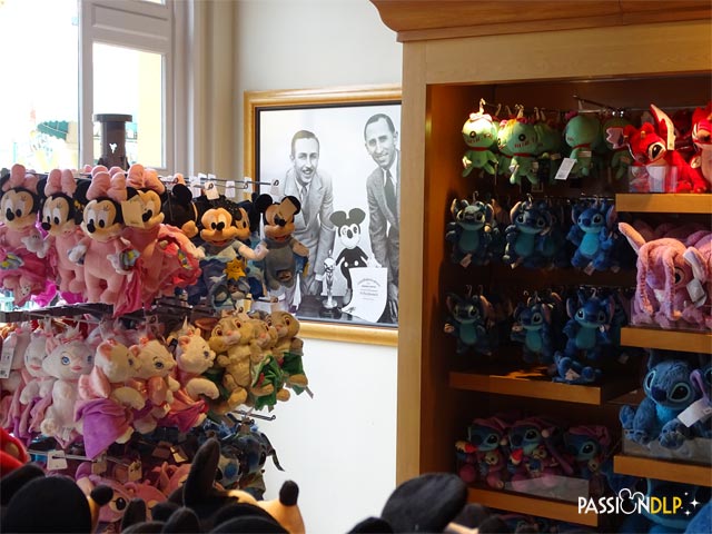 walt disney studios store